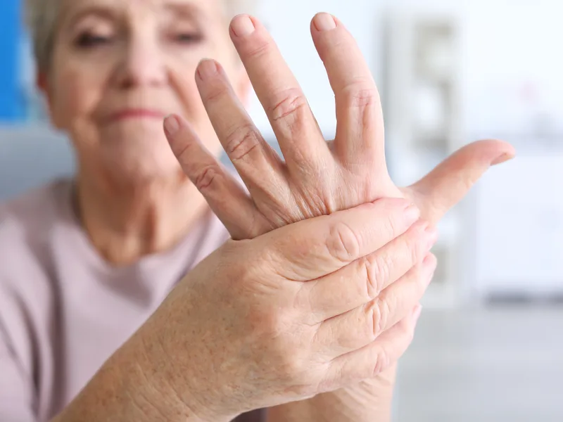 How Carlisle Spine And Wellness treats bursitis in Carl Isle