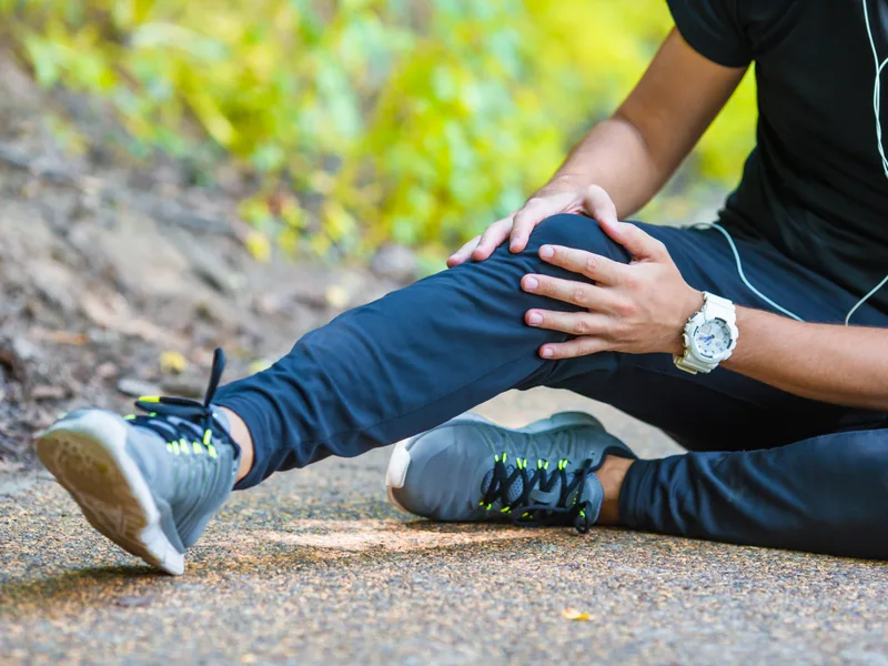 How Carlisle Spine And Wellness treats sprains & strains in Carl Isle
